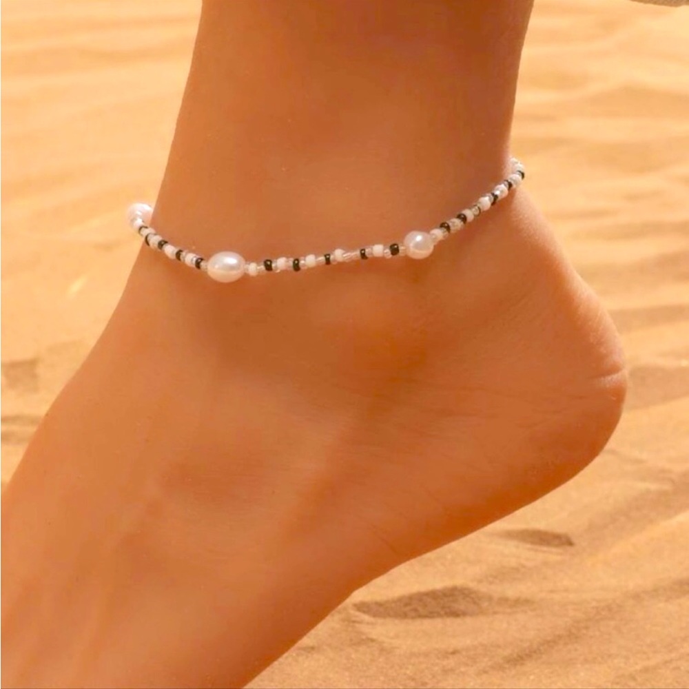 LUXE BEADED PEARL ANKLE BRACELET